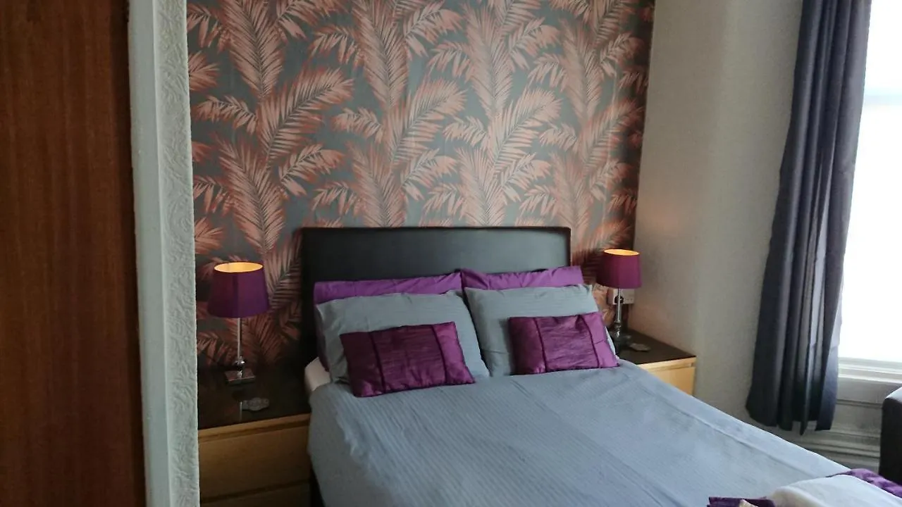 Ash Lea Hotel Blackpool 3*,
